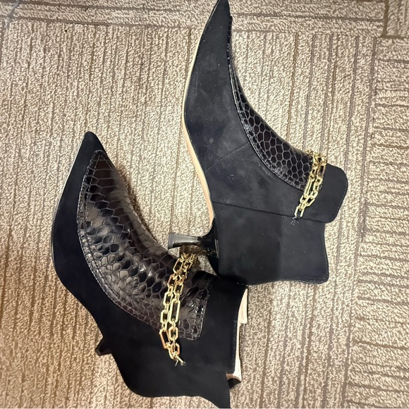 Louise et Cie Black Suede Pointed Toe Ankle Boots with Gold Chain - Picture 4 of 8